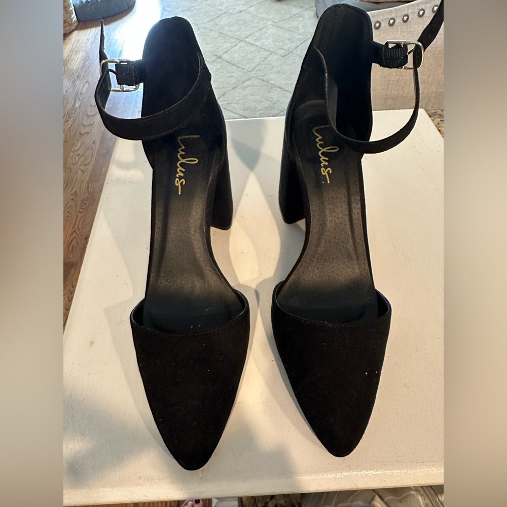 Lulu’s black strap block heel